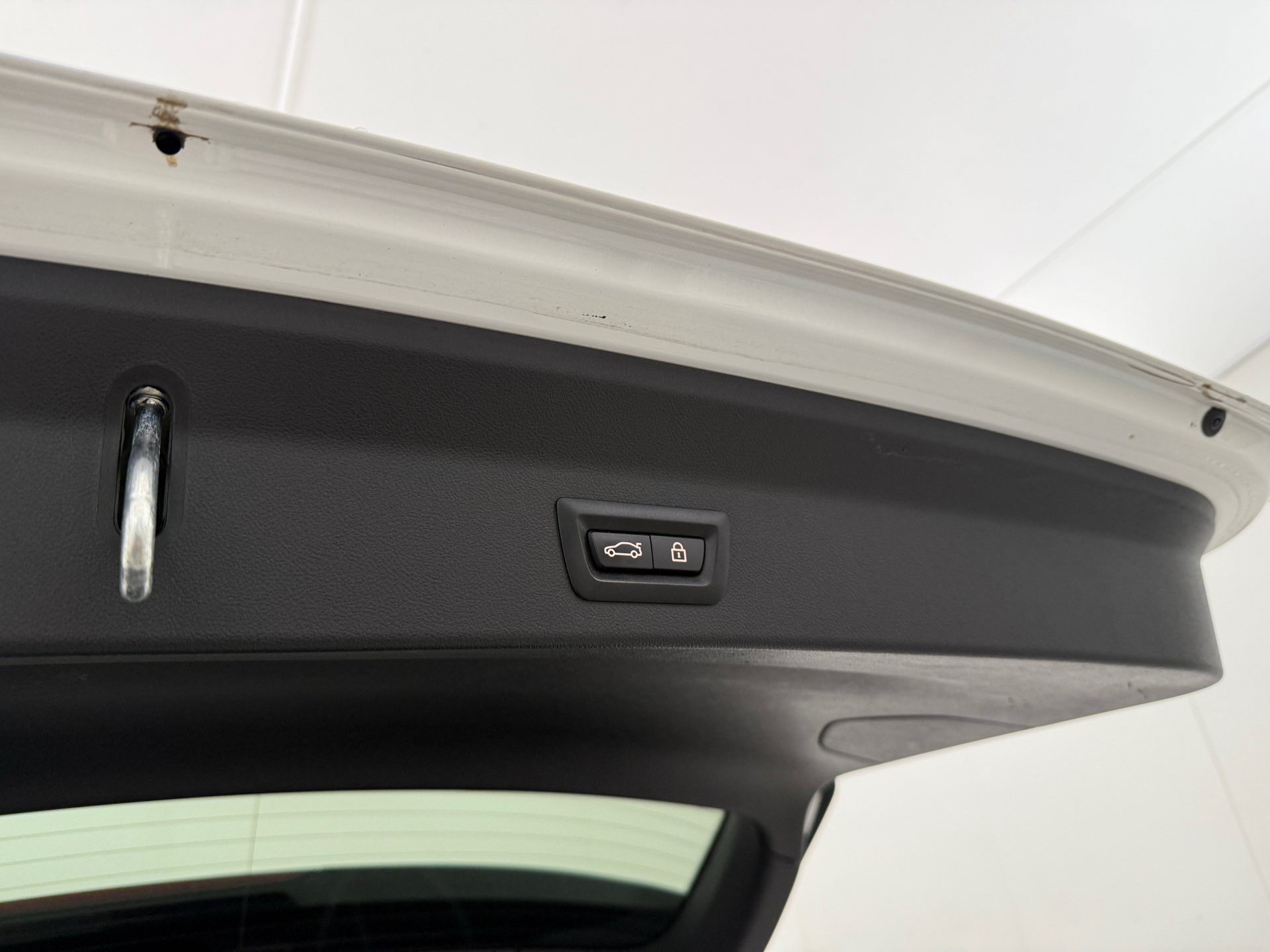 Hvid BMW iX3 fra 2021