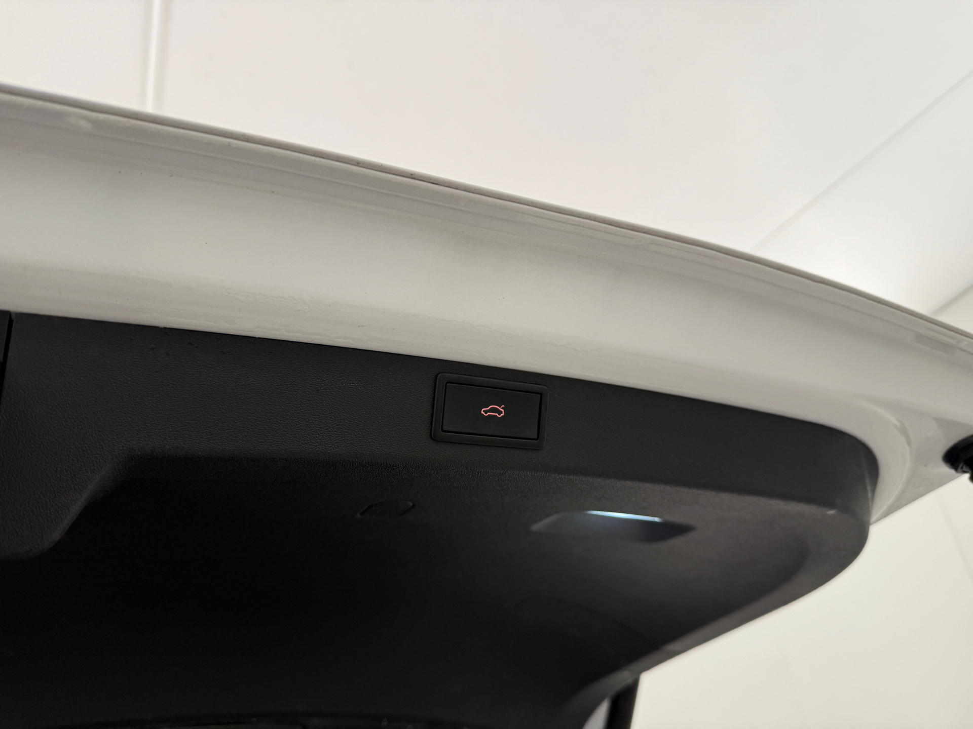 Hvid Skoda Enyaq fra 2021