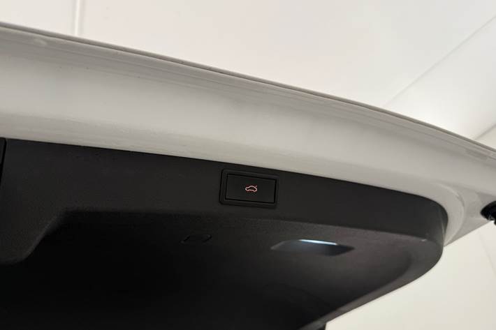 Hvid Skoda Enyaq fra 2021