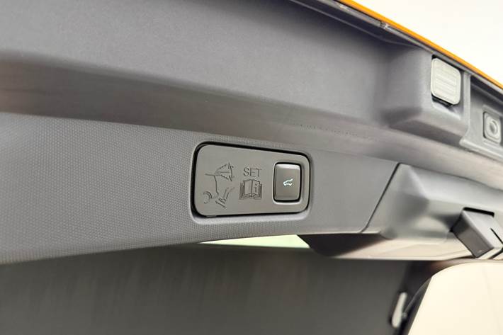 Gul Ford Mustang Mach-E fra 2024