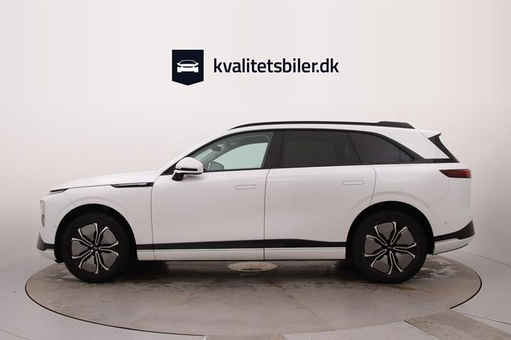 Hvid Xpeng G9 fra 2023