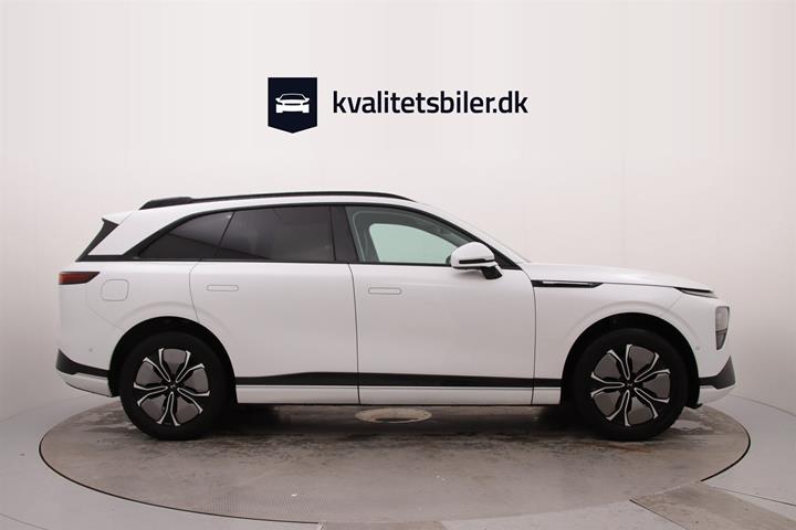 Hvid Xpeng G9 fra 2023