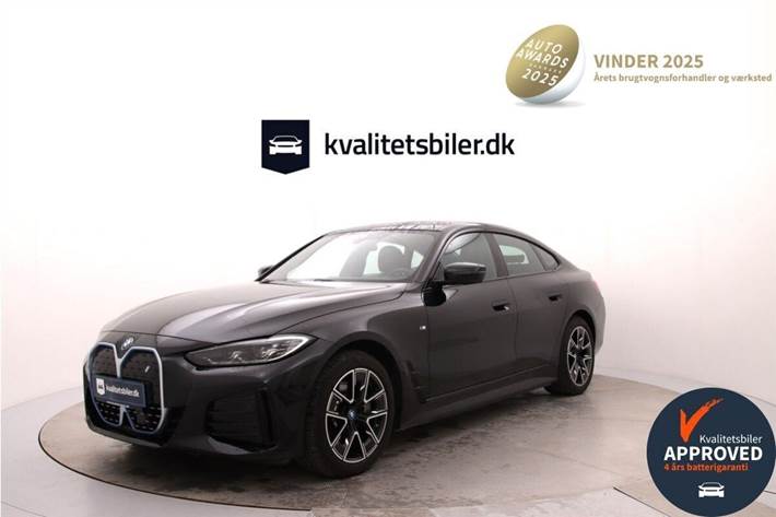 Sort BMW i4 fra 2023 set udefra