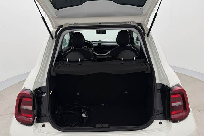 Hvid Fiat 500e fra 2022