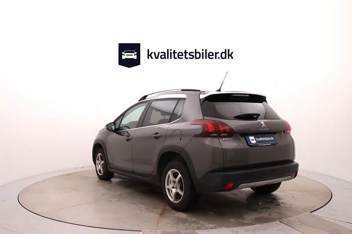 Grå Peugeot 2008 fra 2019