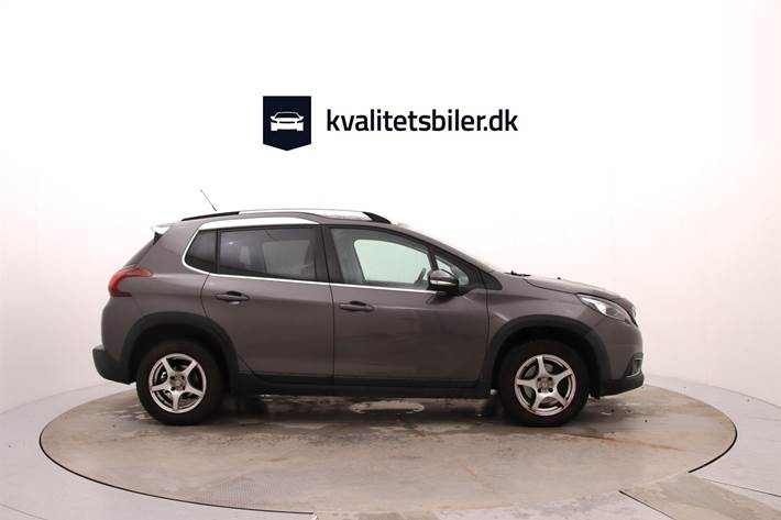 Grå Peugeot 2008 fra 2019