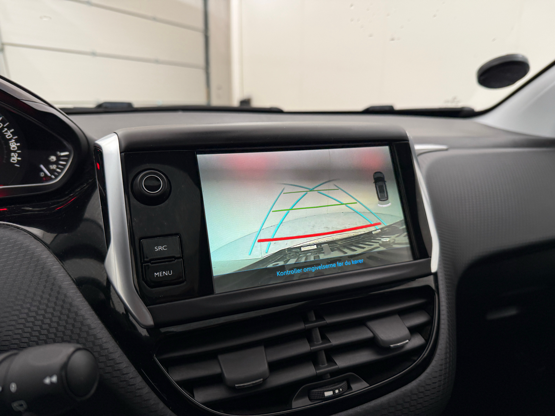 Grå Peugeot 2008 fra 2019
