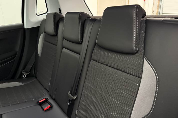 Grå Peugeot 2008 fra 2019