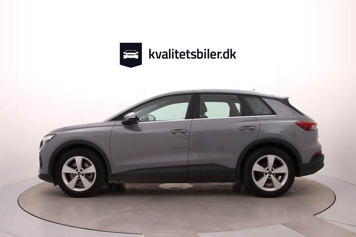 Grå Audi Q4 fra 2022