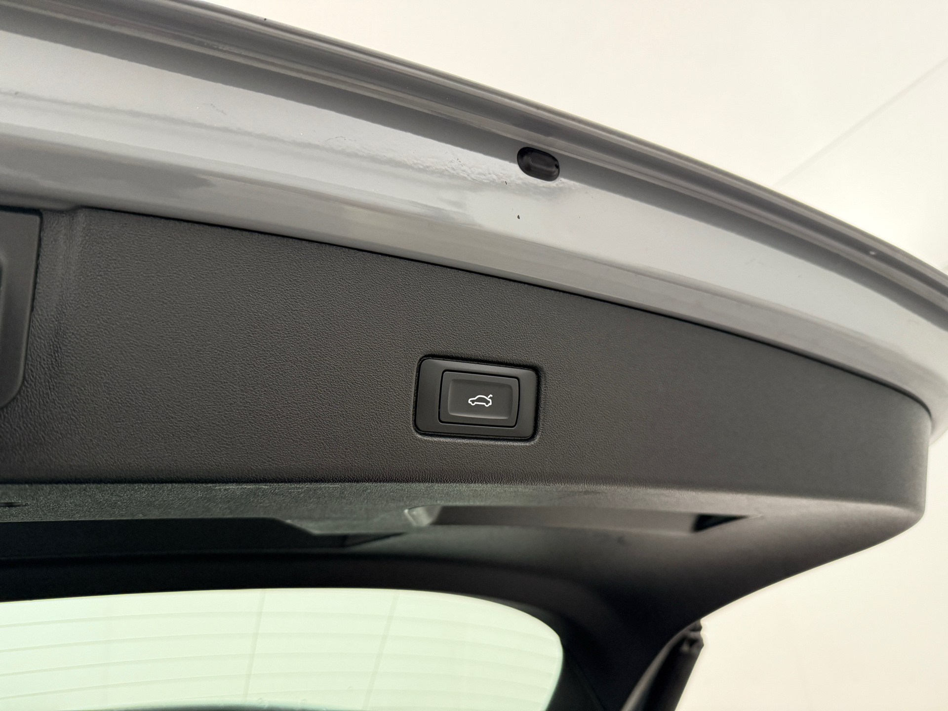 Grå Audi Q4 fra 2022