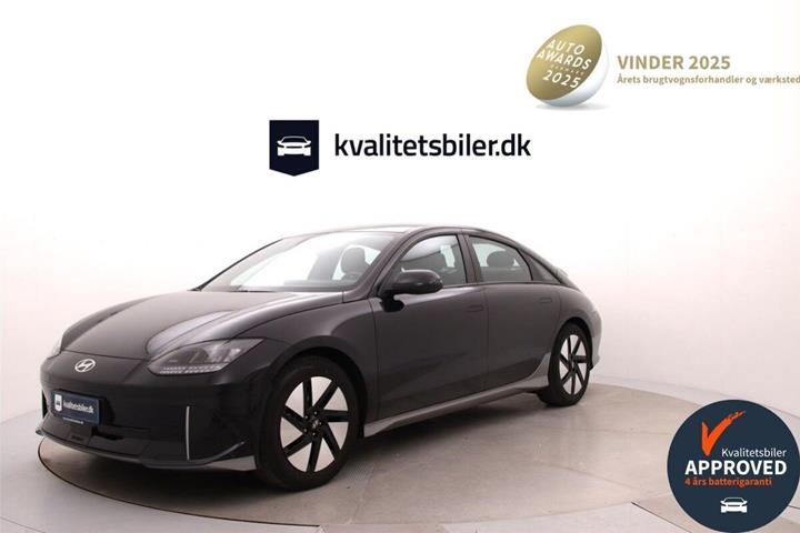 Blå Hyundai Ioniq 6 fra 2023 set udefra