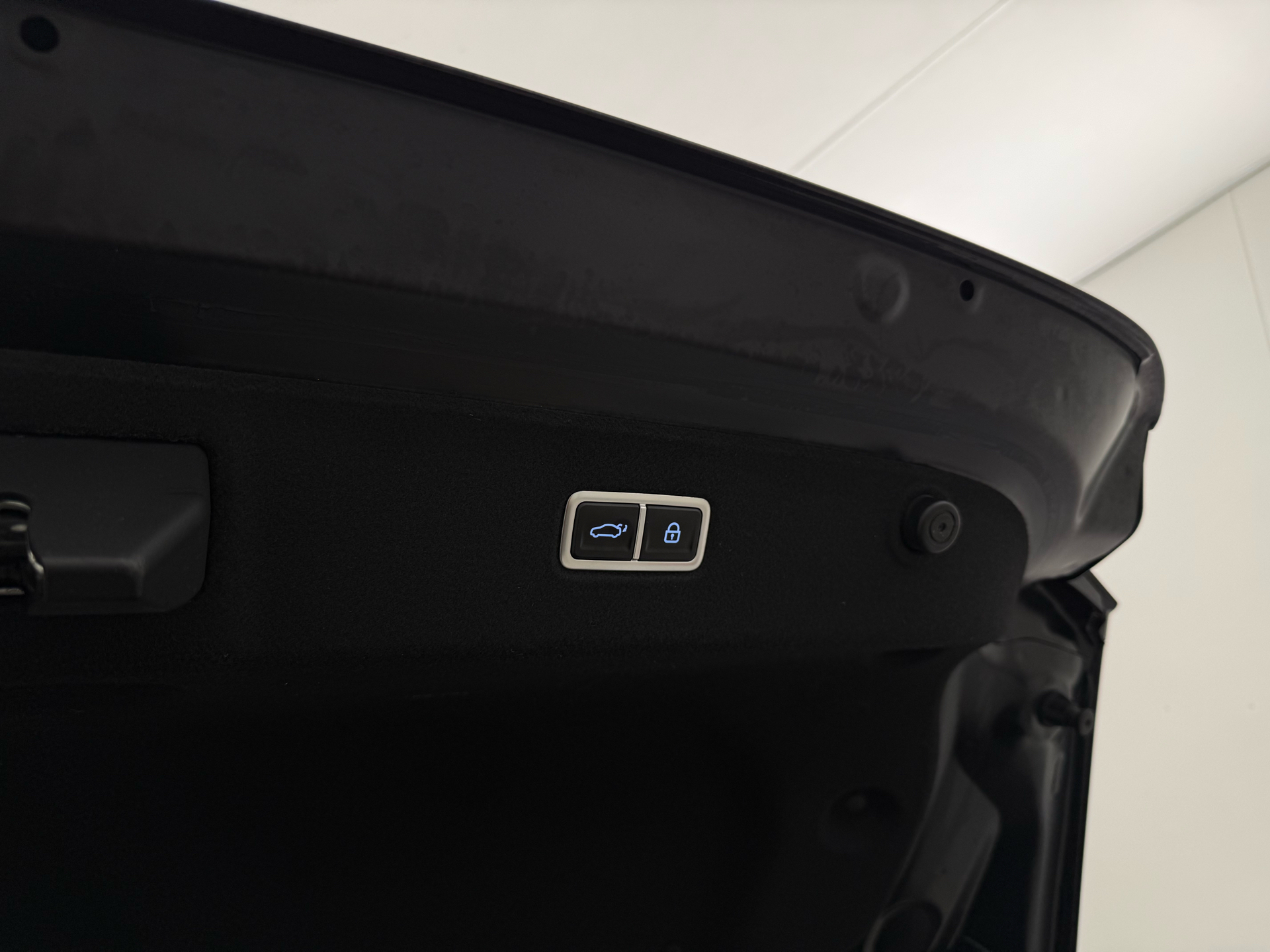 Blå Hyundai Ioniq 6 fra 2023