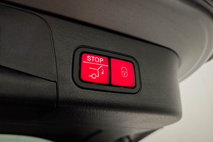 Grå Mercedes EQB 300 fra 2023