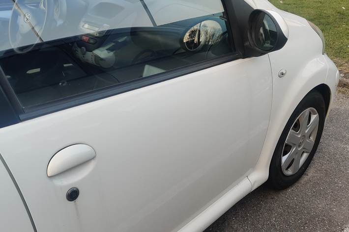 Hvid Toyota Aygo 1,0 fra 2011