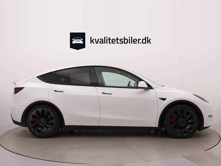 Tesla Model Y EL Performance AWD 534HK 5d Aut.