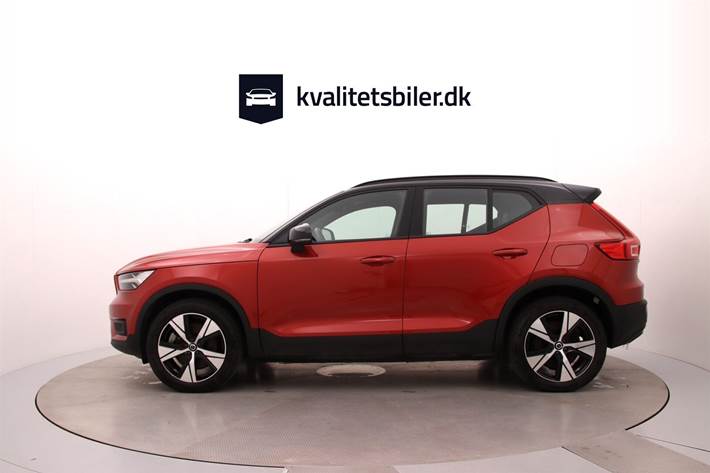 Rød Volvo XC40 fra 2021