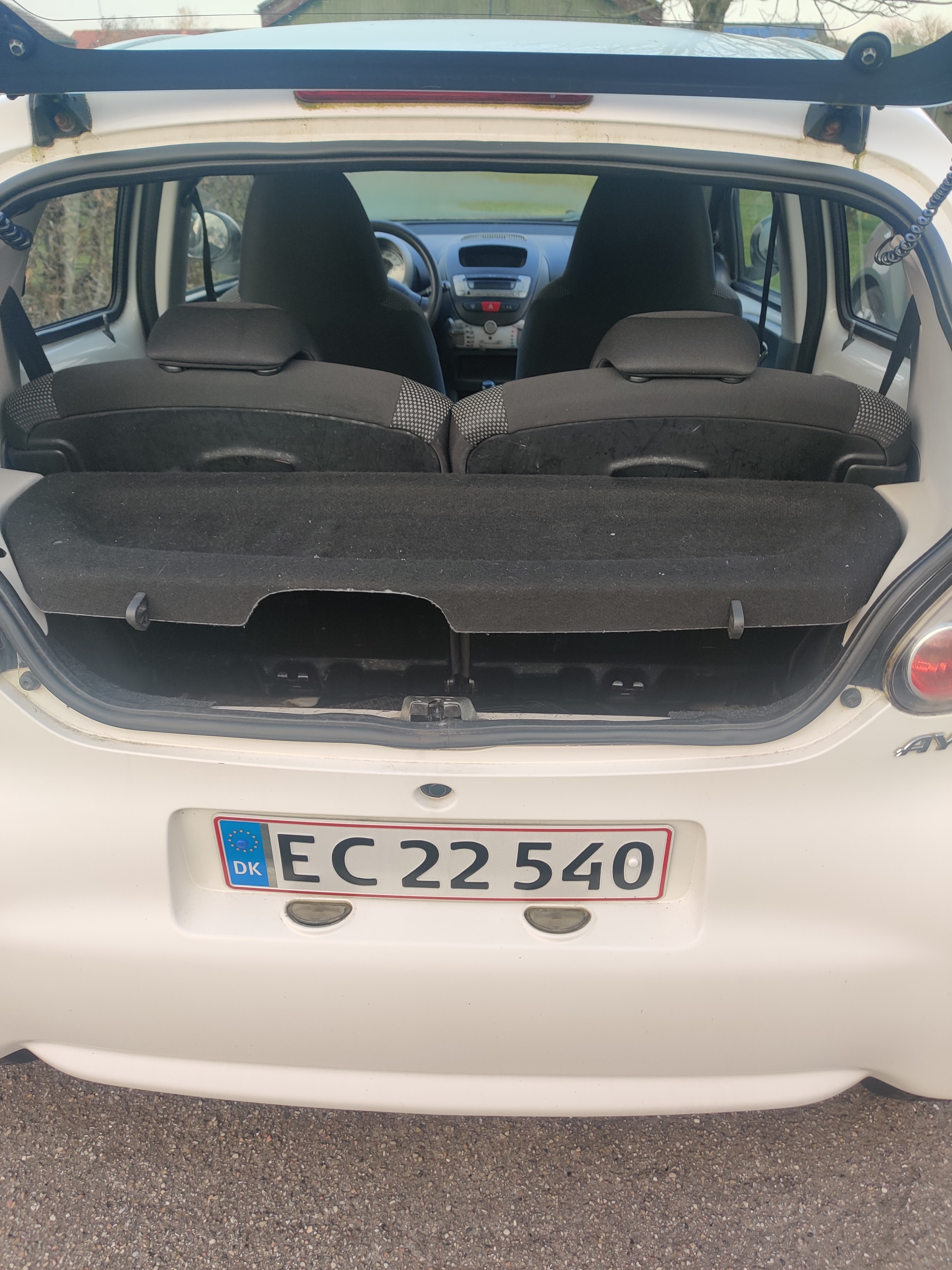 Hvid Toyota Aygo 1,0 fra 2011