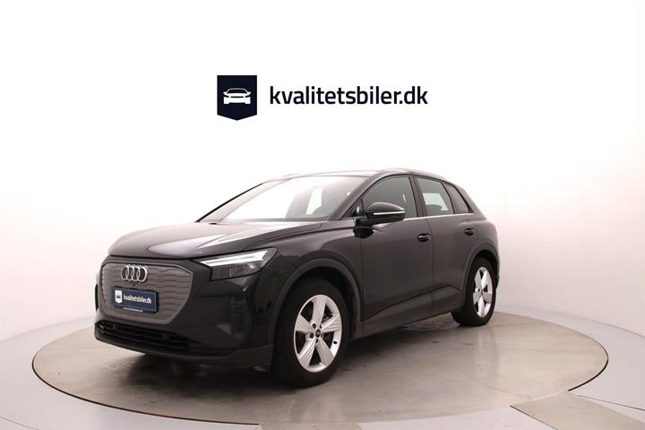Sort Audi Q4 fra 2023 set udefra