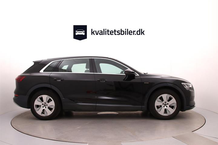 Sort Audi e-tron fra 2023