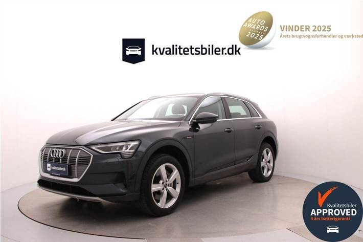 Grå Audi e-tron fra 2021