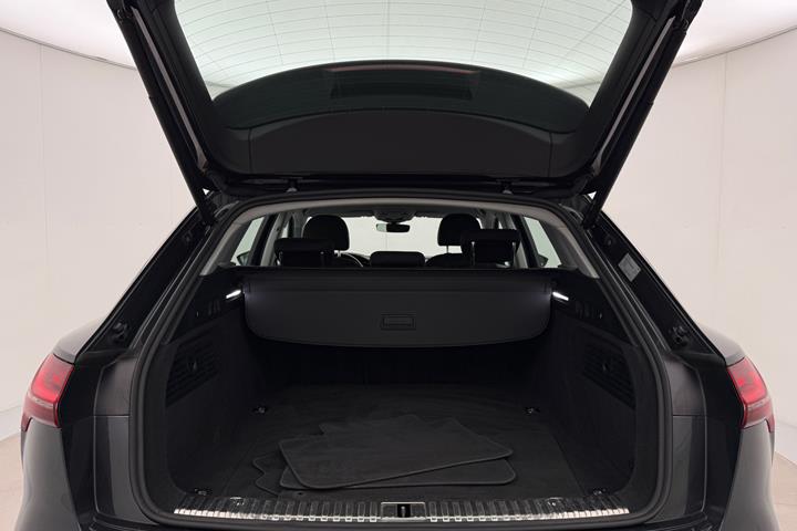 Grå Audi e-tron fra 2021