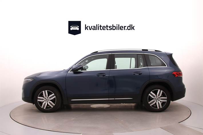 Blå Mercedes EQB 300 fra 2024
