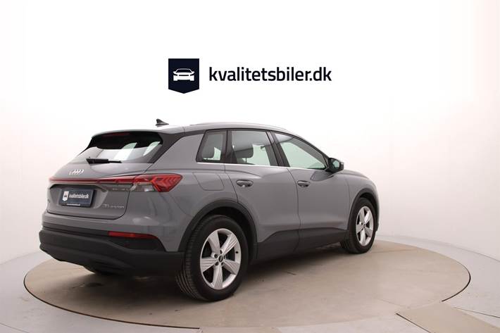 Grå Audi Q4 fra 2021