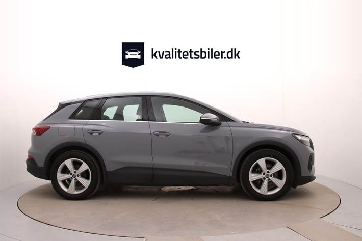Grå Audi Q4 fra 2021