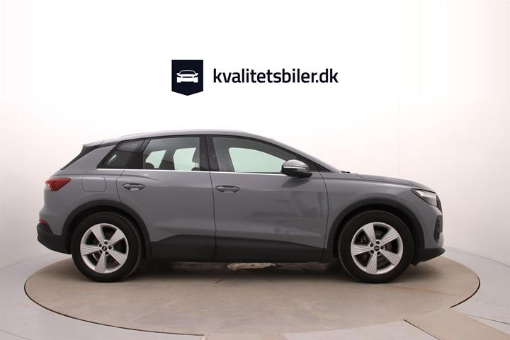 Grå Audi Q4 fra 2021