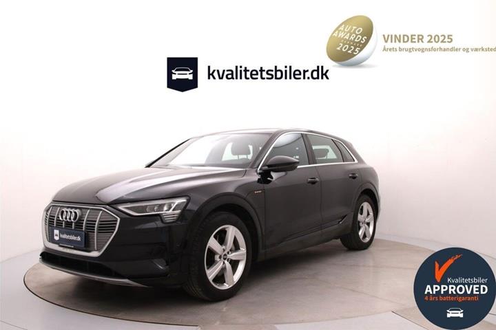 Sort Audi e-tron fra 2022 set udefra