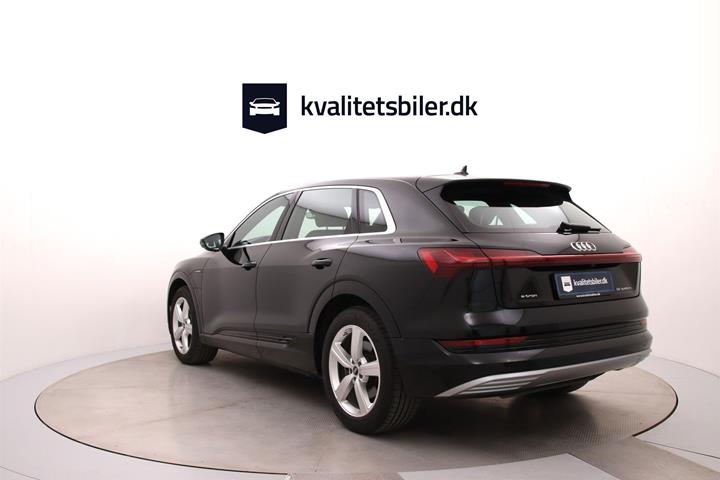 Sort Audi e-tron fra 2022