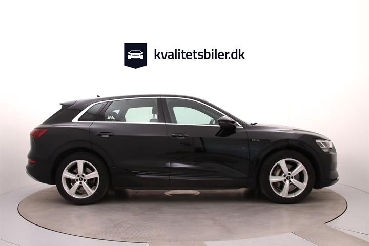 Sort Audi e-tron fra 2022
