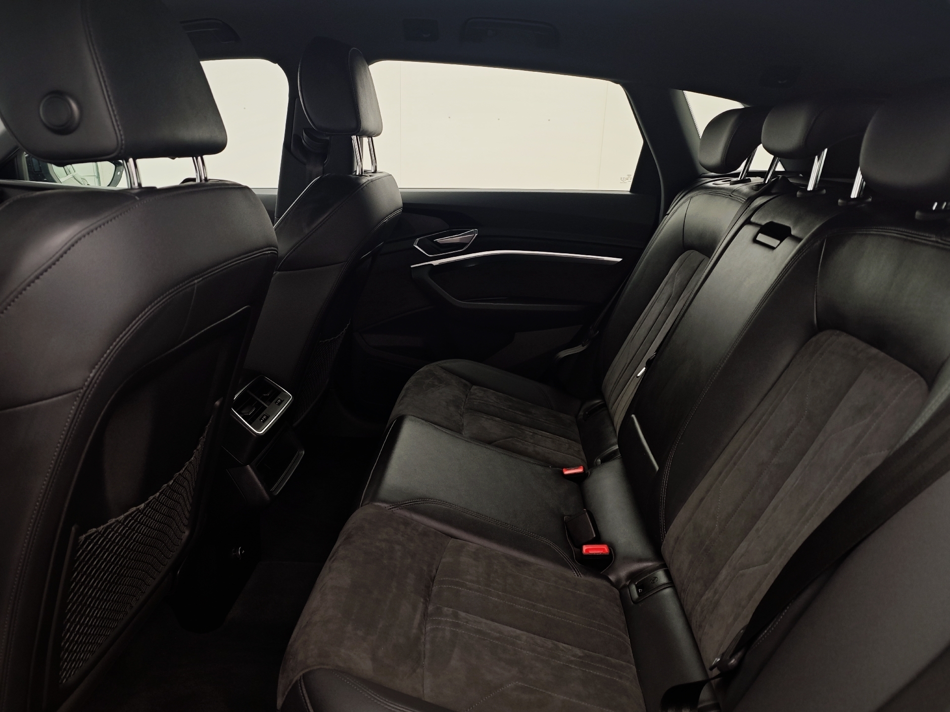 Sort Audi e-tron fra 2022