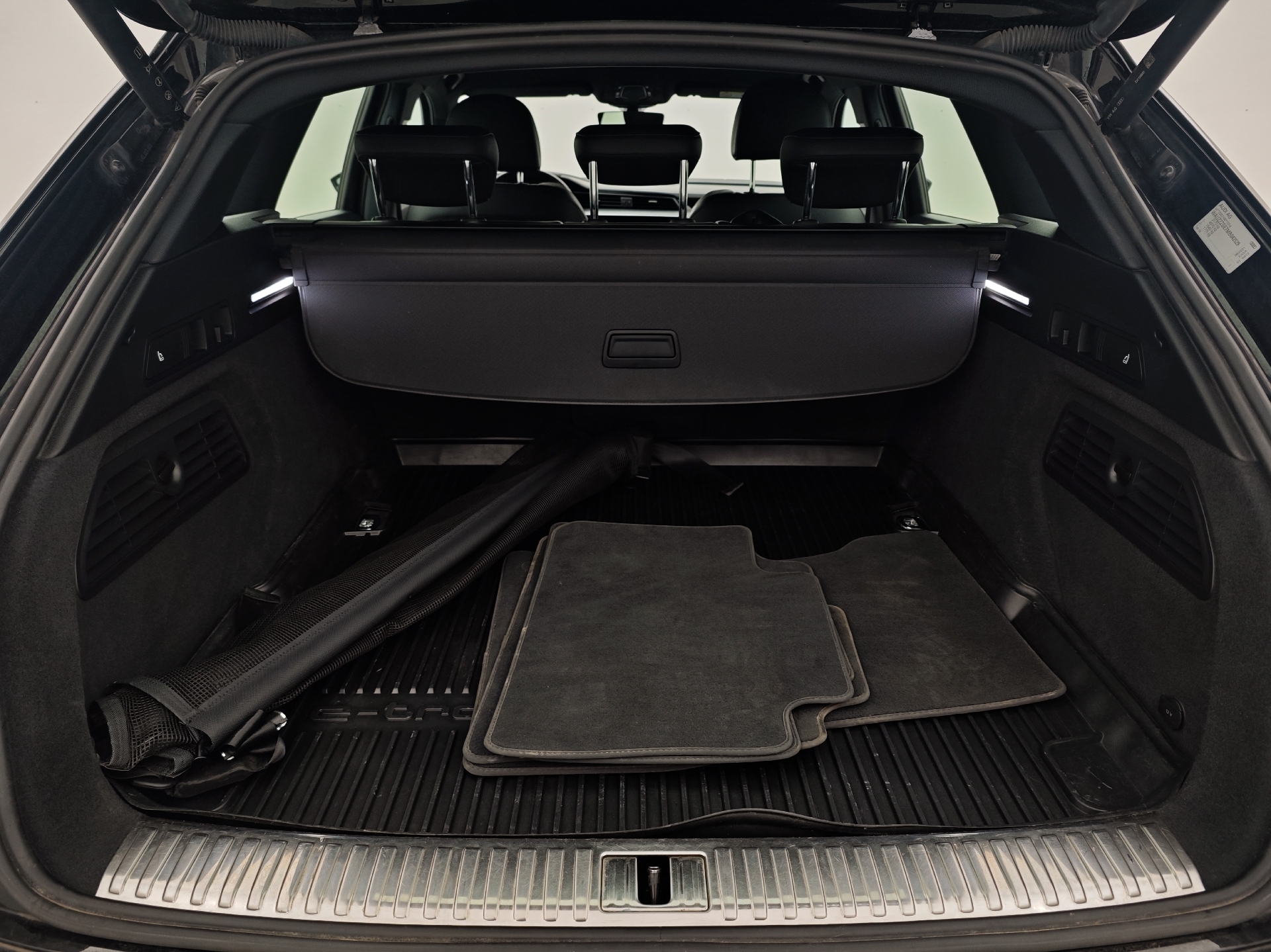 Sort Audi e-tron fra 2022