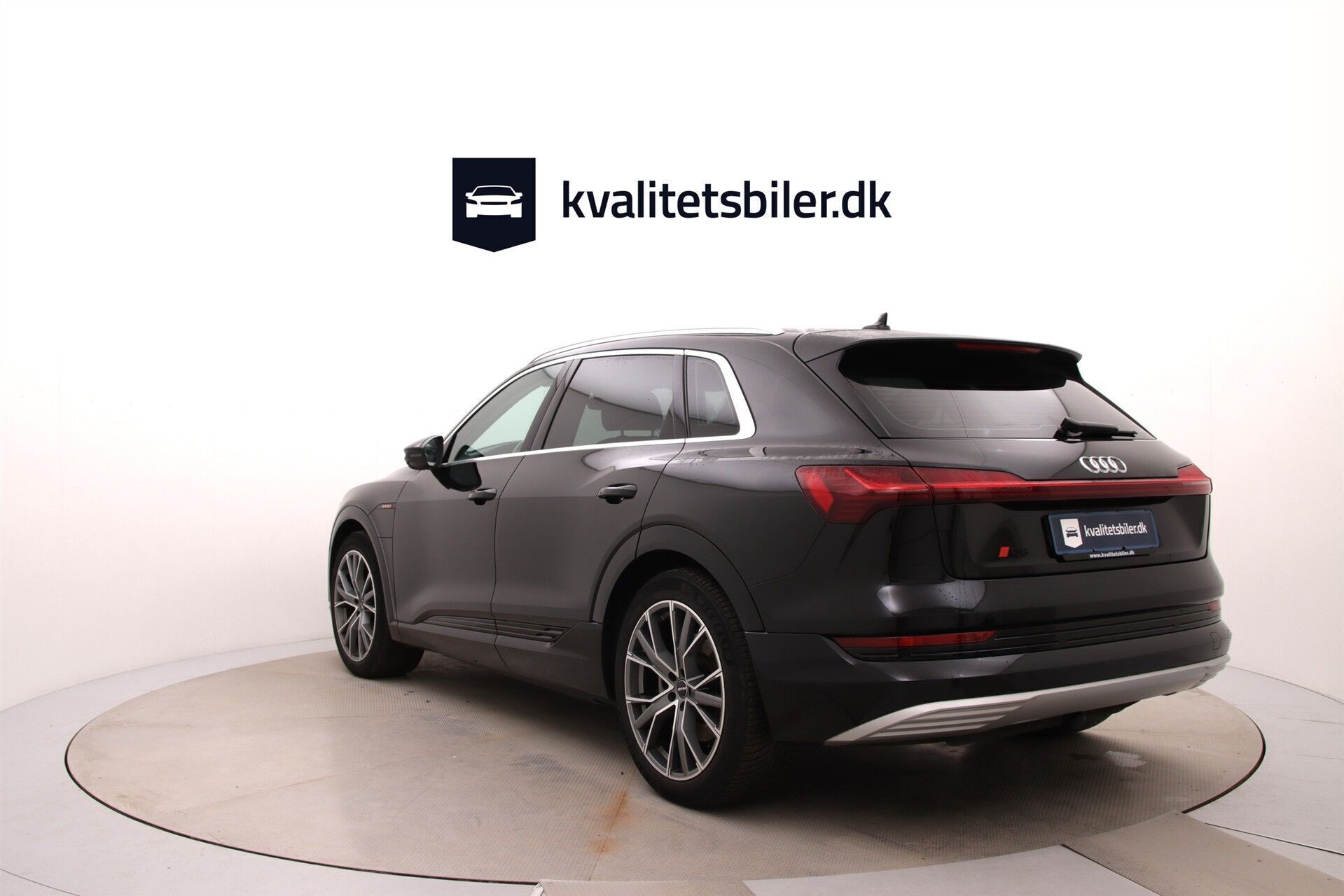 Sort Audi e-tron fra 2020