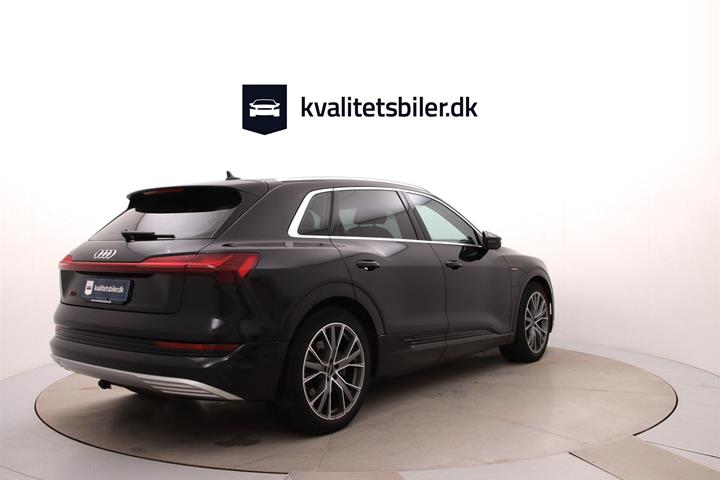 Sort Audi e-tron fra 2020