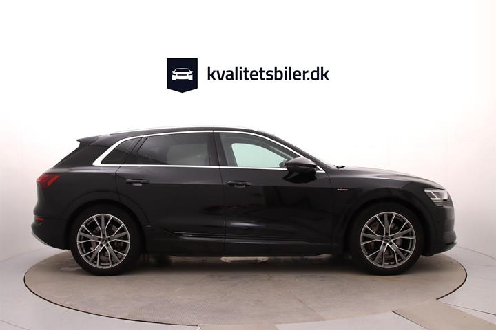 Sort Audi e-tron fra 2020