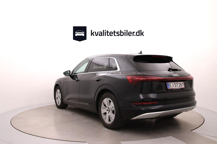 Sort Audi e-tron fra 2022