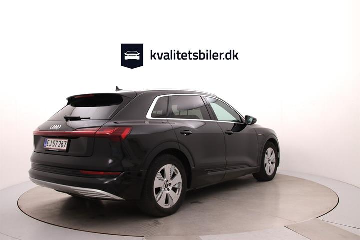 Sort Audi e-tron fra 2022
