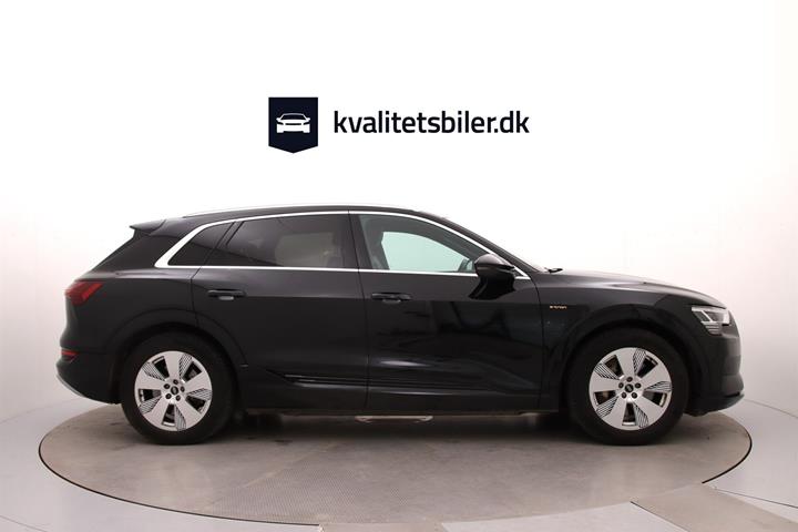 Sort Audi e-tron fra 2022