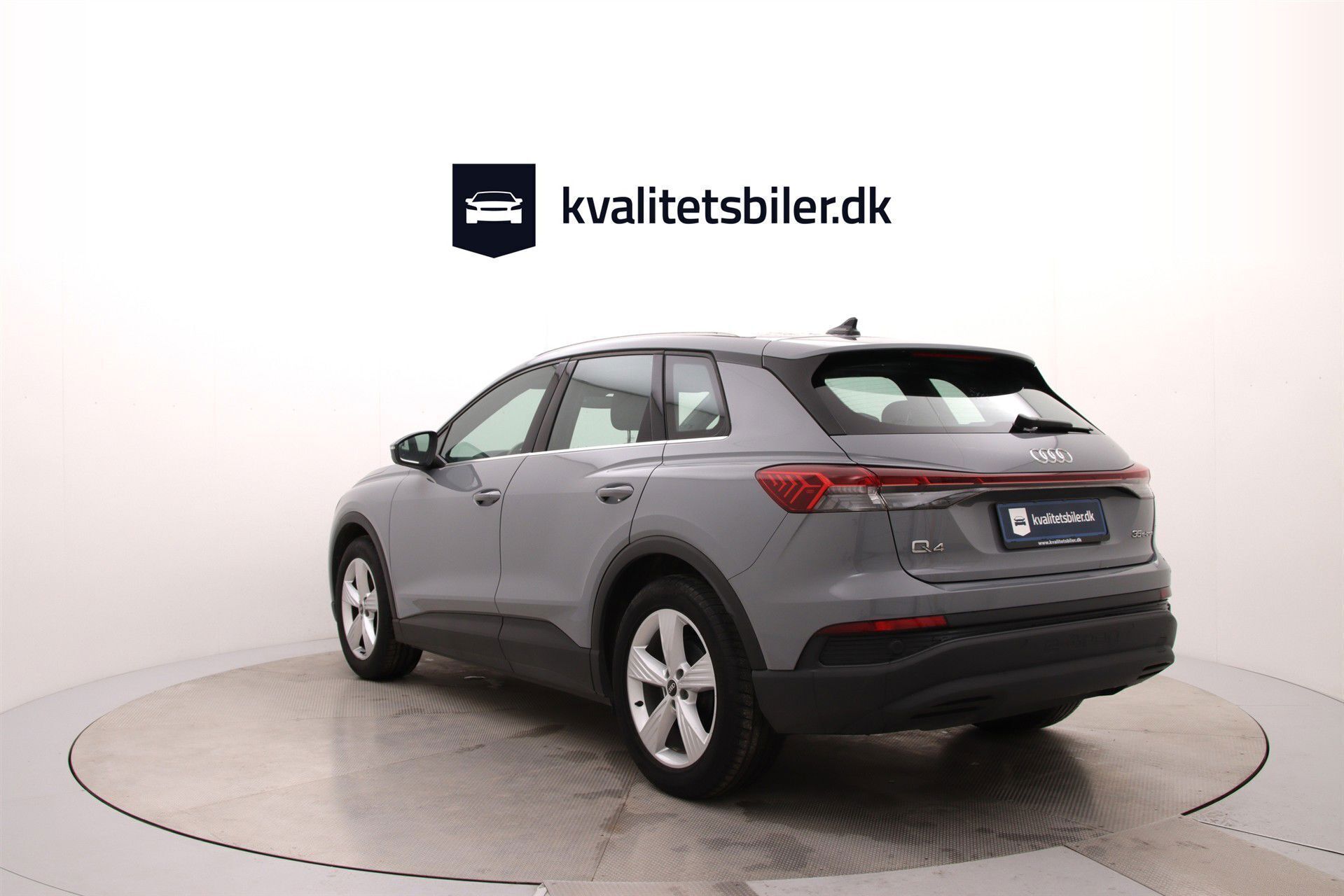 Grå Audi Q4 fra 2021