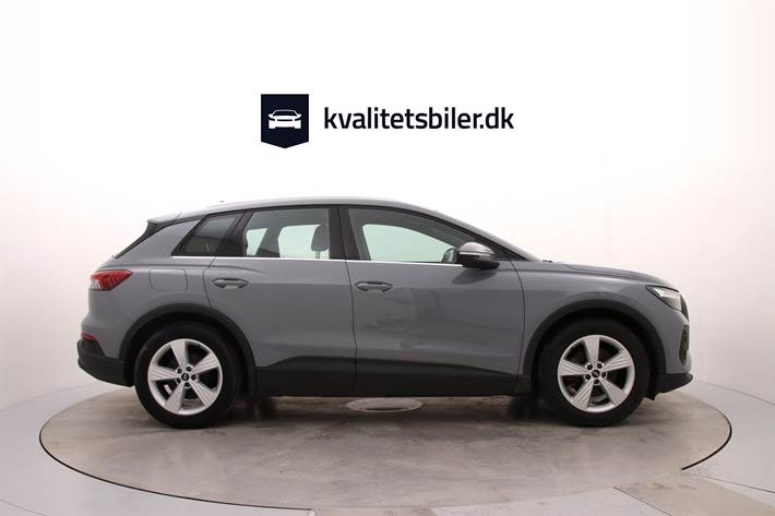 Grå Audi Q4 fra 2021