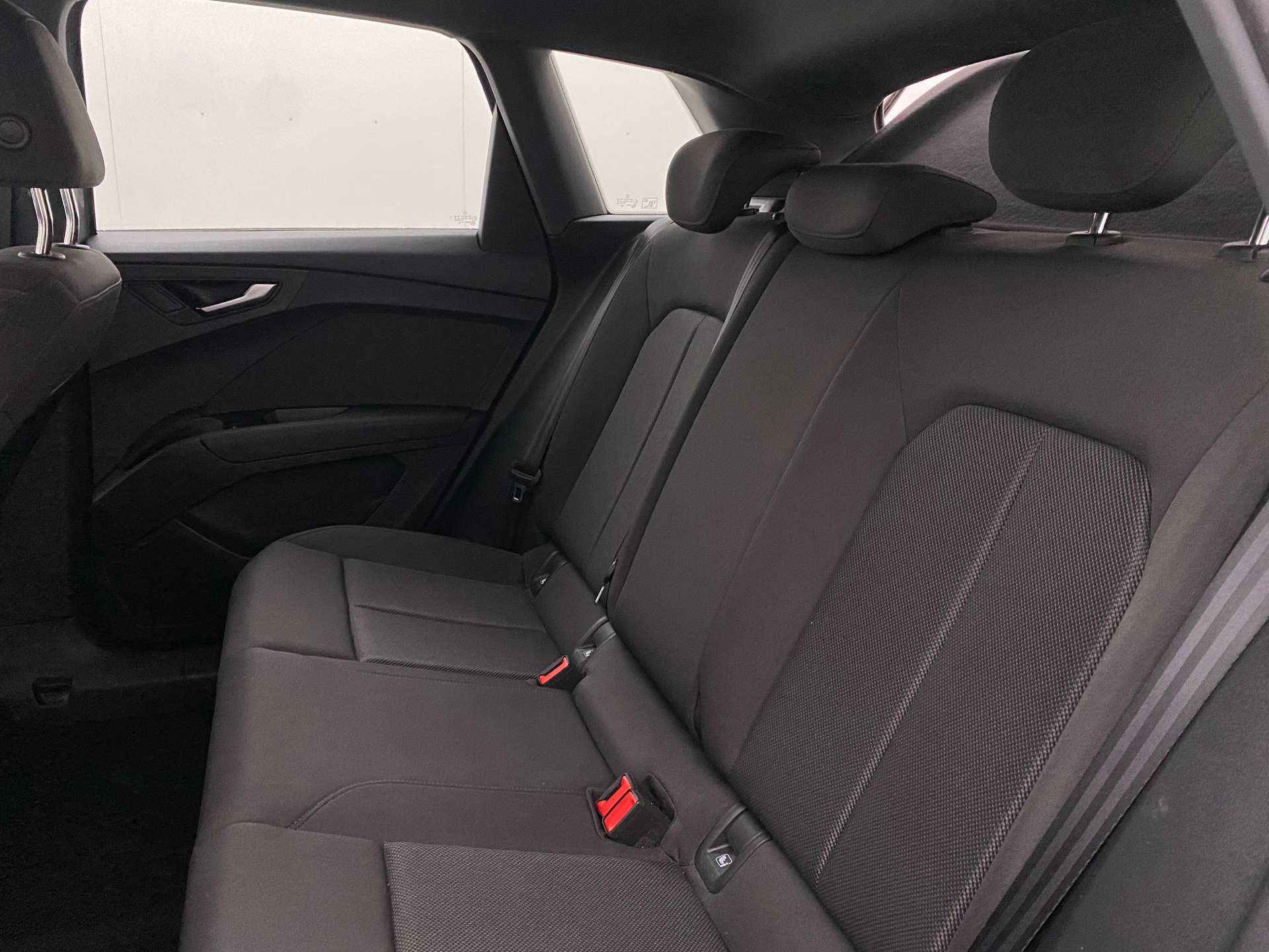 Grå Audi Q4 fra 2021