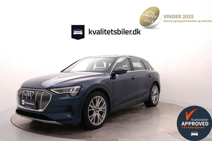 Blå Audi e-tron fra 2020 set udefra