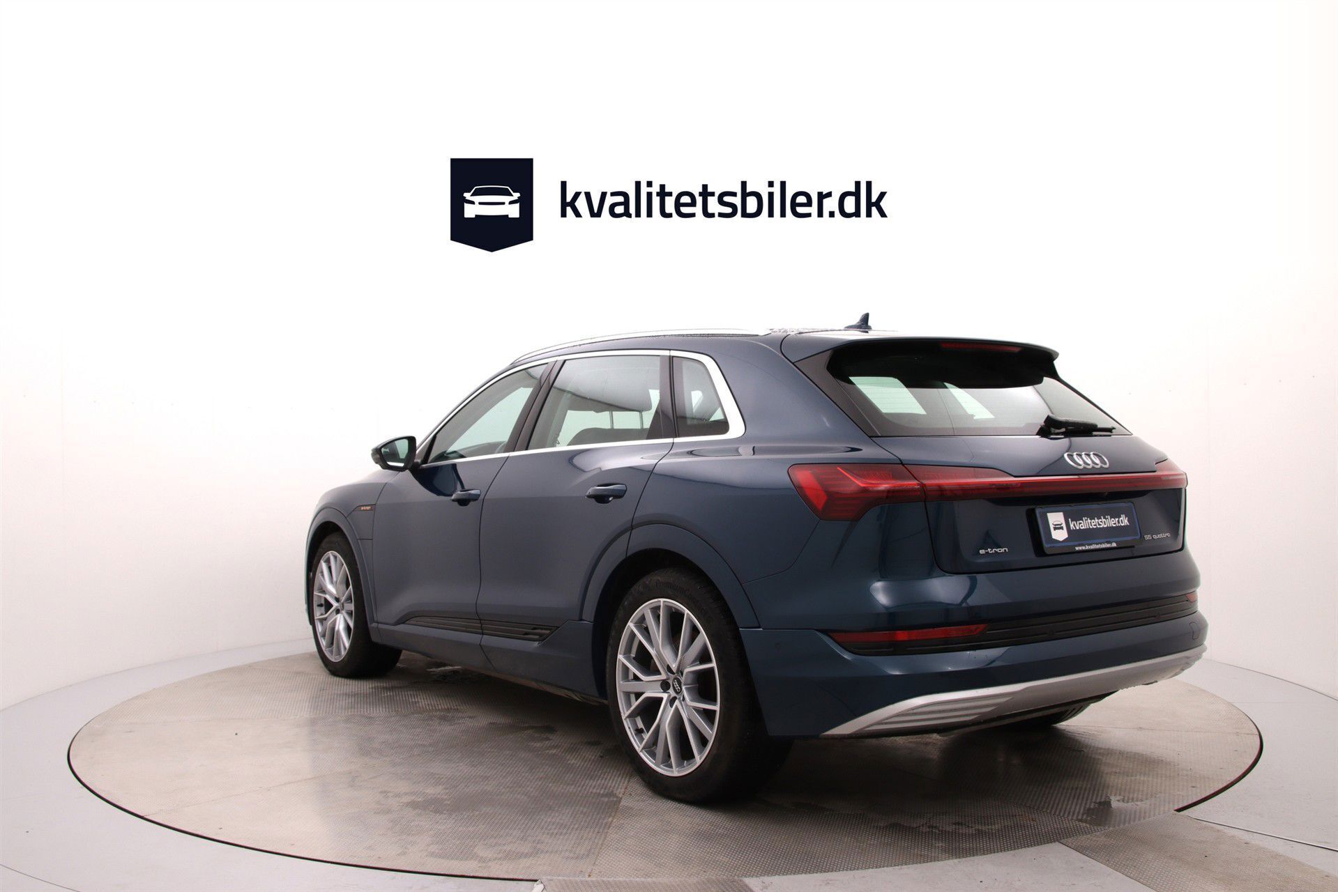 Blå Audi e-tron fra 2020