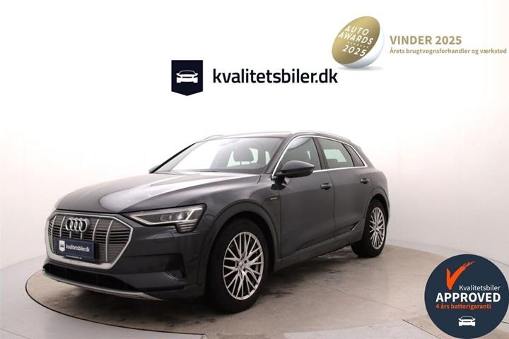 Grå Audi e-tron fra 2020 set udefra