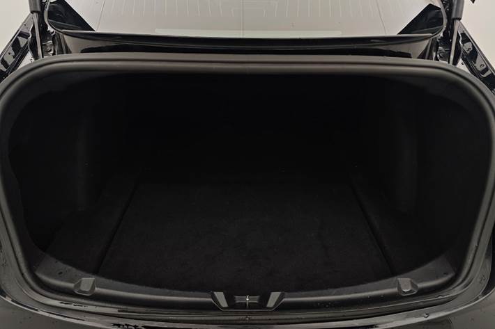 Sort Tesla Model 3 fra 2019