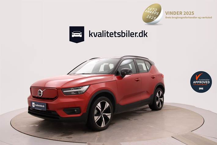 Rød Volvo XC40 fra 2021 set udefra