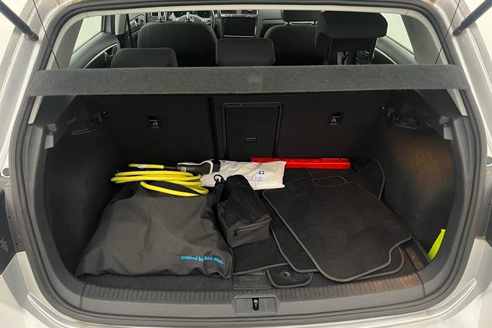 Sølv VW Golf fra 2020