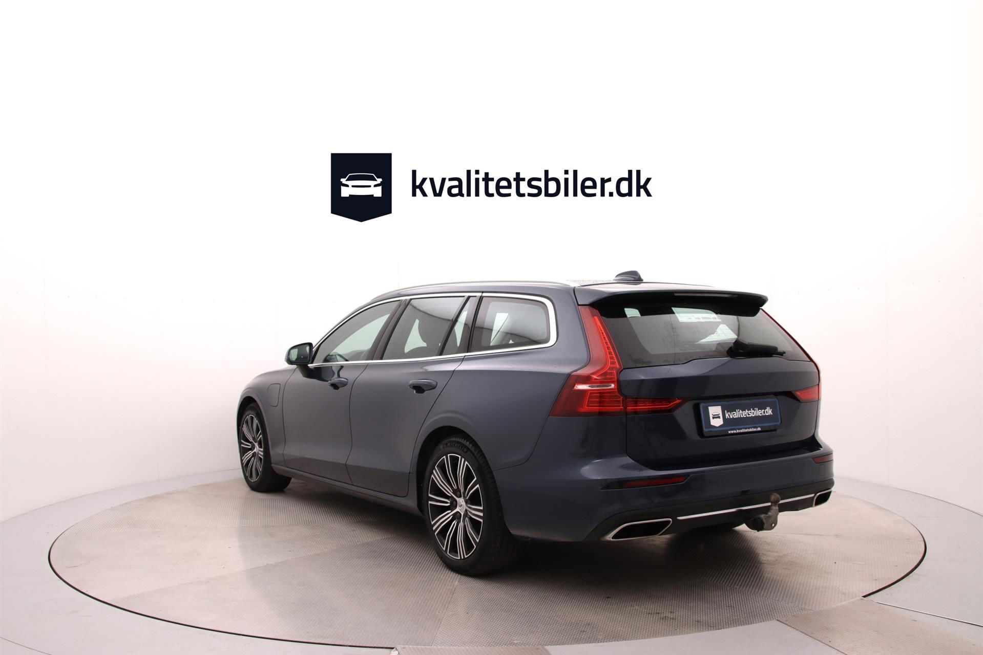 Blå Volvo V60 fra 2021